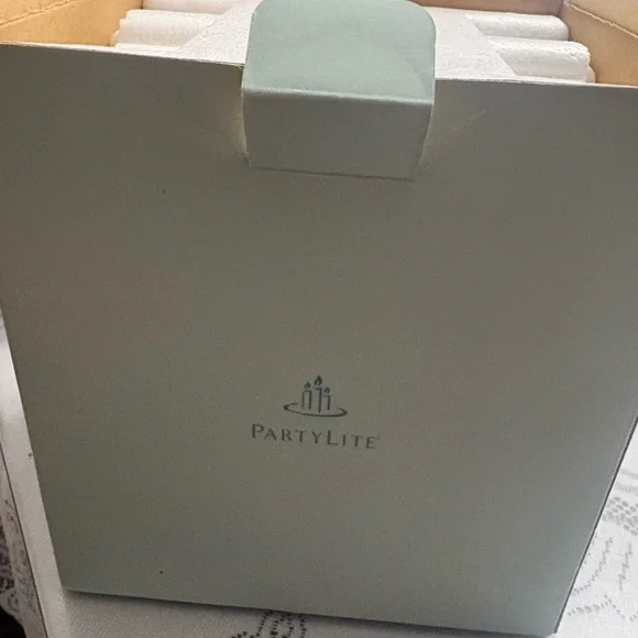 Partylite whispering leaves new in box - Picture 5 of 9